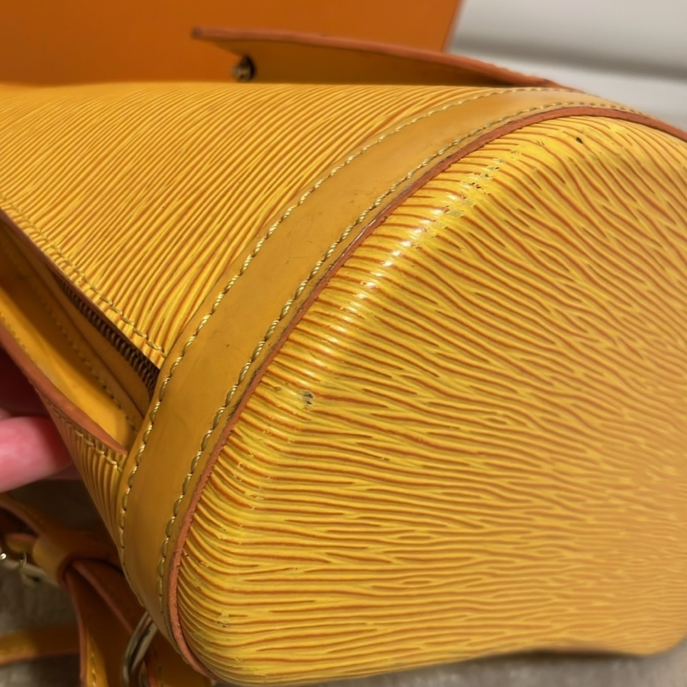 Louis Vuitton Gobelins Epi Backpack - Picture 8 of 16